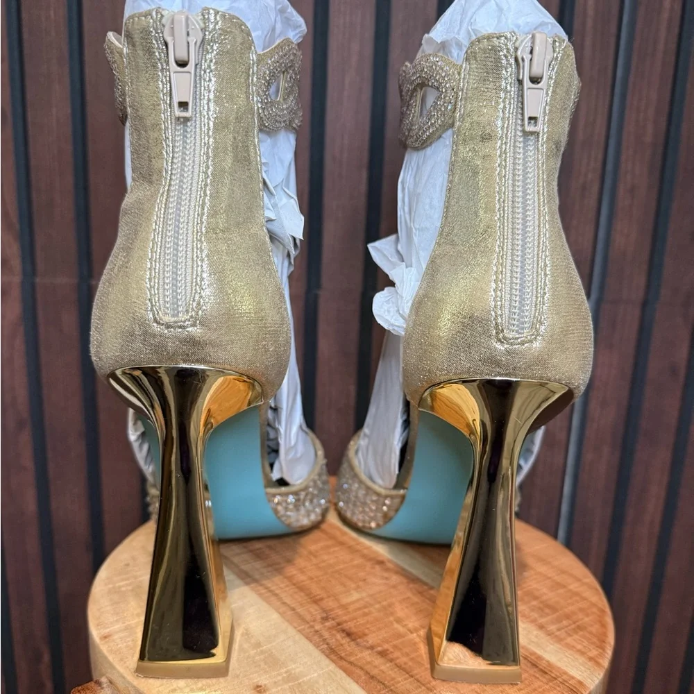 Betsey Johnson Jad Gold Pearl Mesh Heels Size 9 | Vegas Sparkle Party Glam - Picture 4 of 6